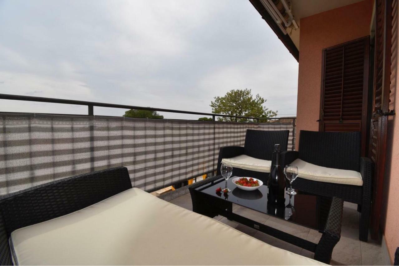 Kuca Legovic Villa กาชเตลีร์ ภายนอก รูปภาพ