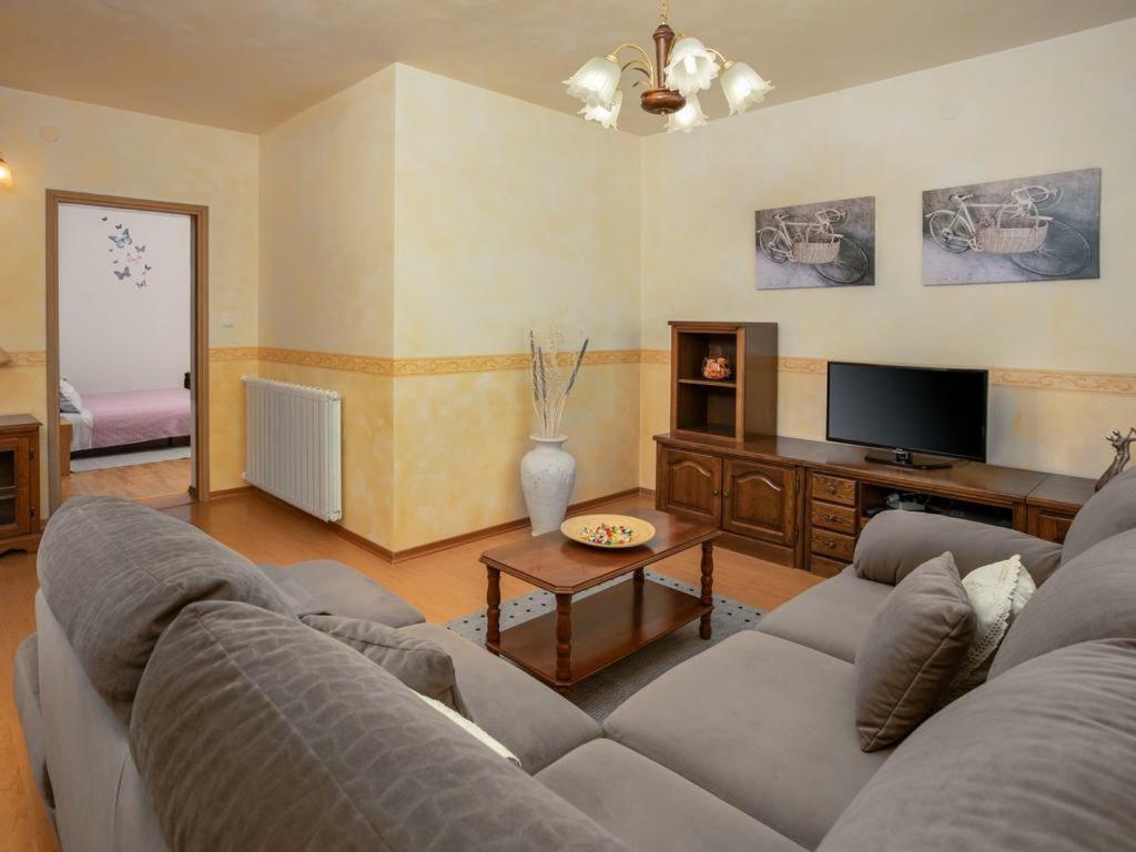 Kuca Legovic Villa กาชเตลีร์ ภายนอก รูปภาพ